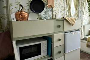 Hazel, Vintage caravan - kitchen area