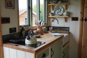 Willow, shepherd's hut kitchen area. Self contained. Induction hob